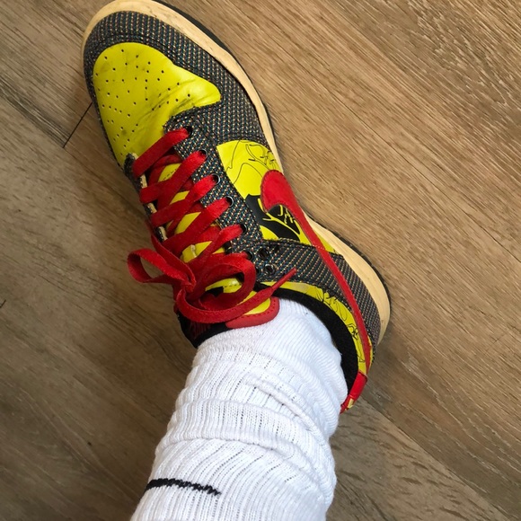 Unique Nikes - Picture 2 of 8